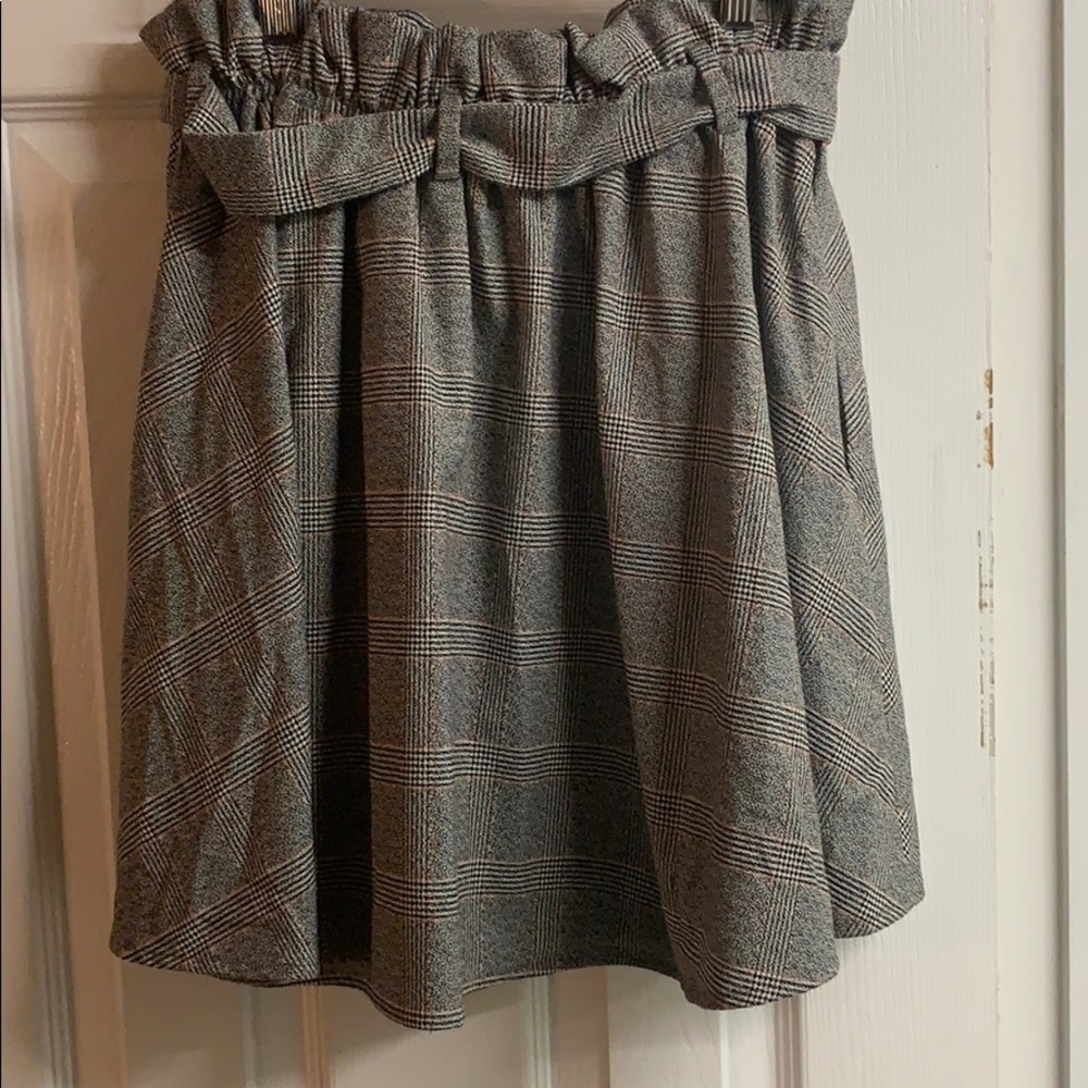 Paper Bag Skirt - Picture 2 of 2